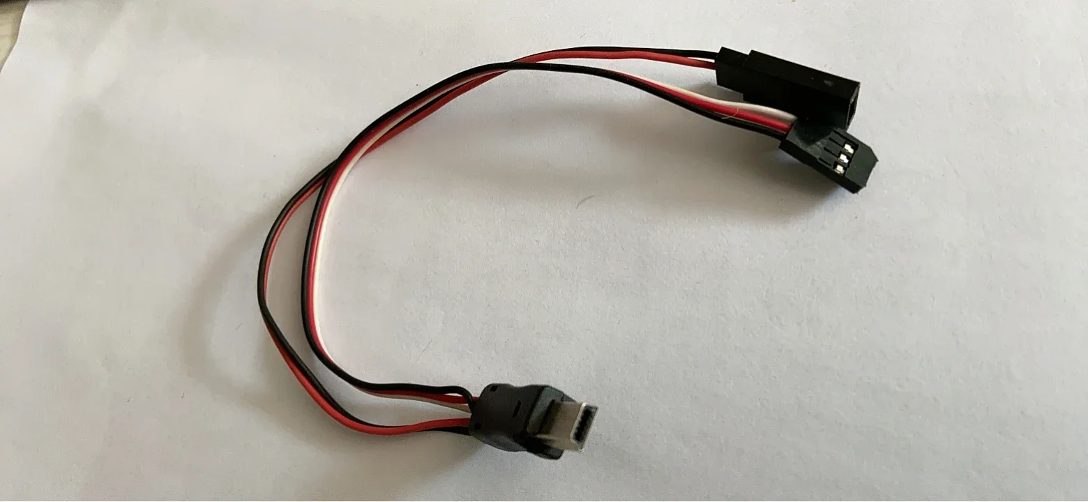 FPV AVミニUSB出力ケーブル電源（JR Futabaサ - Rc Car Servo のレビューと価格